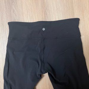 Lululemon low rise cropped black leggings, sz 10, NEVER WORN